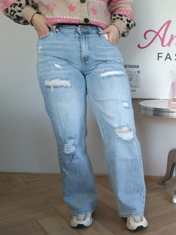Super Straight Ripped Jeans – Light Blue